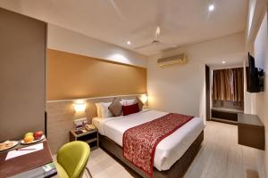 Click Hotel Vadodara 4 mins walk for the Railway Station