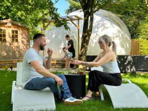 Maisons de vacances Au Domaine du Predieu : Chambre Double - Vue sur Parc