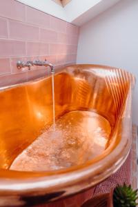 Luxury sea-view apartment in Tenby - Floral Corner