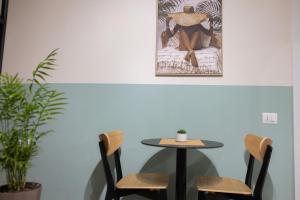 Three doors apartments, Strawberry Studio