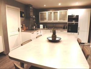 Villas VILLA FLAVIE- Luxueuse - Confort Jardin Barcecue Borne Recharge Electrique 10min PLAGE- FAMILLE-PISCINE-TOP PROS SERVICES Conciergerie : photos des chambres