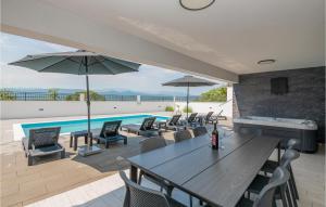 4 Bedroom Amazing Home In Imotski 