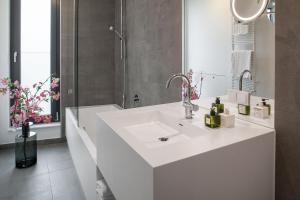 AMANO HOME Apartments