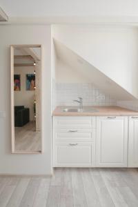 SELF CHECK-IN old town STUDIO