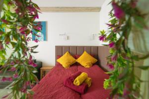 SELF CHECK-IN old town STUDIO