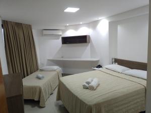 Nomar VI - Gold Flat