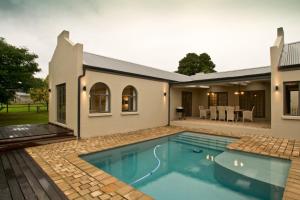 Kay and Monty Vineyard View