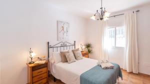 Casa Rural Moreno Canillas de Albaida by Ruralidays