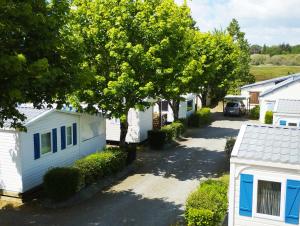 Campings CAMPING LES EMBRUNS 3* : photos des chambres