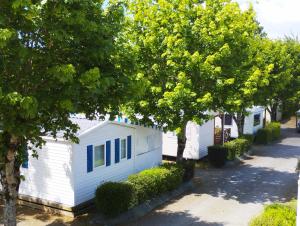 Campings CAMPING LES EMBRUNS 3* : photos des chambres