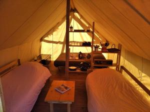 Tentes de luxe Tente Trappeur Ada, Au jardin de la Vouivre : photos des chambres