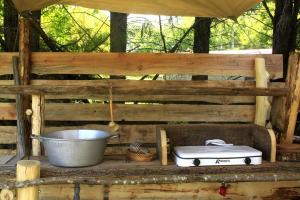 Tentes de luxe Tente Trappeur Ada, Au jardin de la Vouivre : photos des chambres