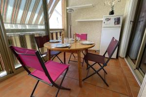 T2 with balcony close to the sea