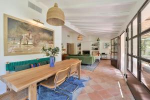 Villas NOUVEAU Cabane Tropez, villa au coeur du village. : photos des chambres