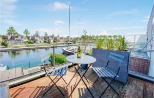 2 Bedroom Awesome Home In Oude Tonge