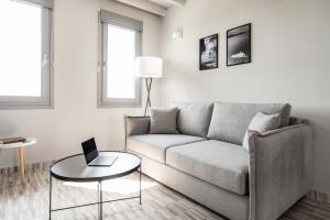 MelivOia house collection - Private Jacuzzi Villas