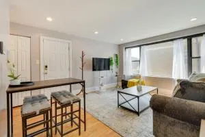 Urban Chicago Vacation Rental Condo Near Beach! - Howard District