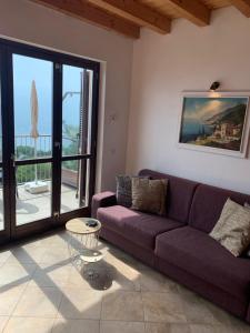 La Quiete 56 Lake view Apartment by Gardadomusmea