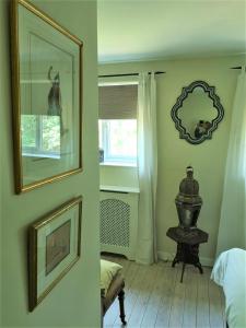 Oriental, 2 Double Bedroom Flat, Royal Greenwich, SE London