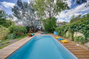Sejours chez l'habitant Bordeaux centre, Appartement privatif et 5 chambres privees, piscine, parking : Chambre Double ou Lits Jumeaux Économique 