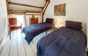 Maisons de vacances Stunning Home In Bazouges-la-prouse With Wifi And 3 Bedrooms : photos des chambres