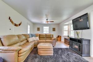 Washington Retreat Fire Pit, Hot Tub and Ping Pong!