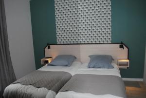 Hotels Hotel Des Voyageurs : photos des chambres