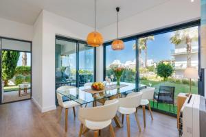 Cavalo Preto Beach Residence with Garden & Pool