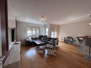 White Homes 37 • Central Point