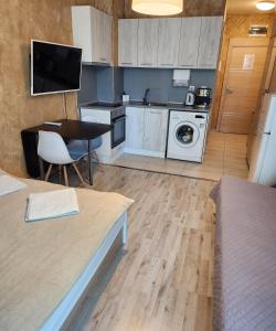 Colonel apartment 963