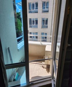 Colonel apartment 963