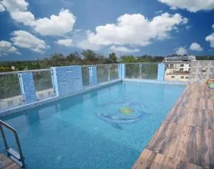 Hotel Silver Land New Digha with Rooftop Pool - Digha