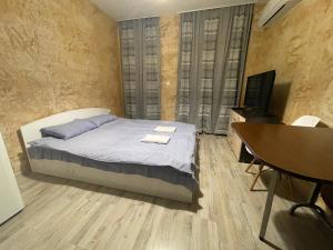 Colonel apartment 956