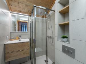 Duplex moderne à Méribel Village, accès ski et piscine - FR-1-566-55