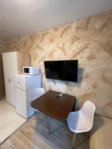 Colonel apartment 937