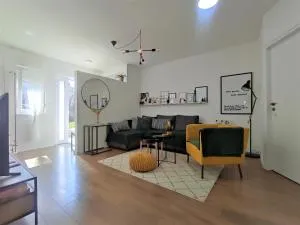 House in center of Gospic with big garden - 戈斯皮奇