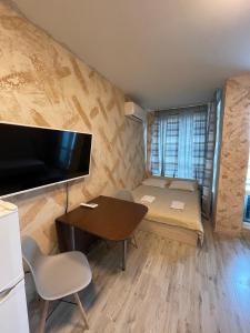 Colonel apartment 946