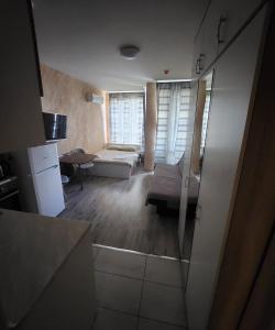 Colonel apartment 944