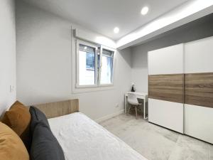 2 Piso 2 habitaciones centro al lado de Príncipe 2 - HomeyGalicia