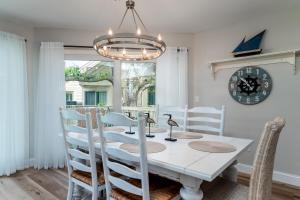 739 Spinnaker Beach House