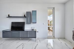 Sunny Seaside Retreat 2BD Apartment in Nesebar by Flat Mаnаger