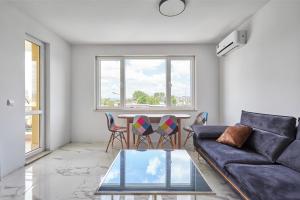 Sunny Seaside Retreat 2BD Apartment in Nesebar by Flat Mаnаger