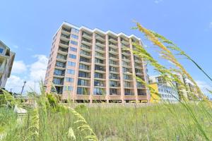 Oceanfront in Heart of N Myrtle Beach with Pool