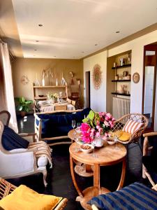 Appartements Le French Caen Caen Loft Plein de Charme au coeur de Caen pouvant accueillir 8 personnes : Appartement