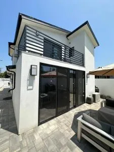 Great house in middle of LA - Northridge