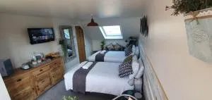 Arundel Comfort En Suite Twin Friends & Family - Houghton