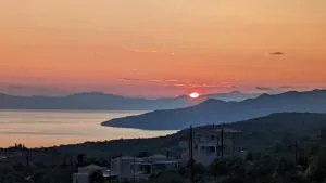 Rapunzel's Tower Mani - Kastanéa