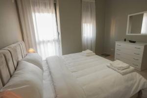 Staycation, City Center Apartment with balcony