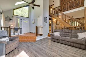 Exciting Tobyhanna Home Near Kalahari Water Park!