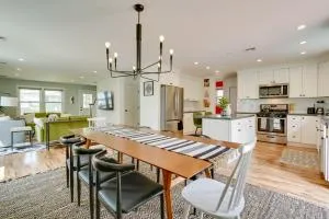 Gorgeous Keansburg Home with Pool Walk to Beach! - 米德尔敦